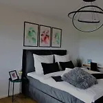 Appartement Modernes Mit Traumhaftem Blick Ins Gruene *