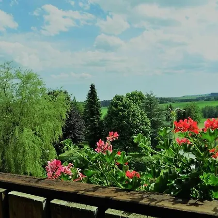 Modernes Mit Traumhaftem Blick Ins Gruene *