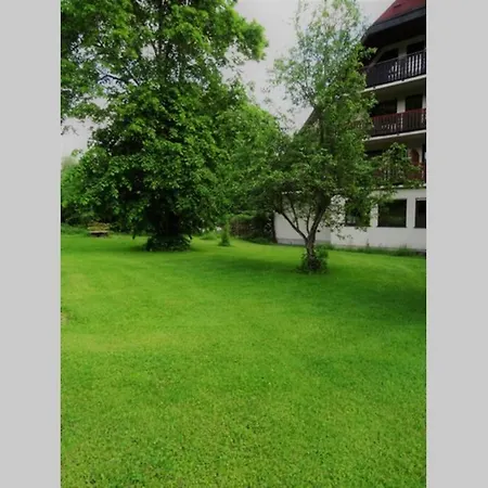 Modernes Mit Traumhaftem Blick Ins Gruene 아파트 브라운린겐