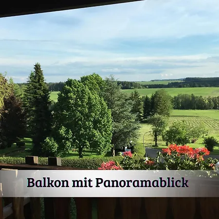 Modernes Mit Traumhaftem Blick Ins Gruene Bräunlingen