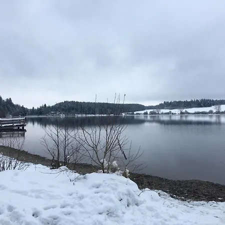 Modernes Mit Traumhaftem Blick Ins Gruene Lejlighed